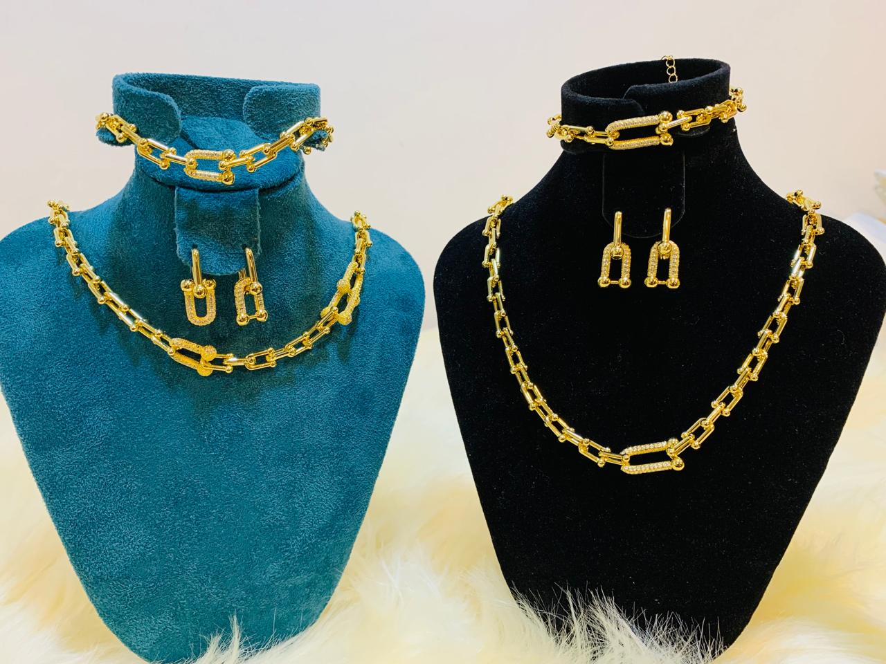 (Y7) 10 karat gold and non-tarnish